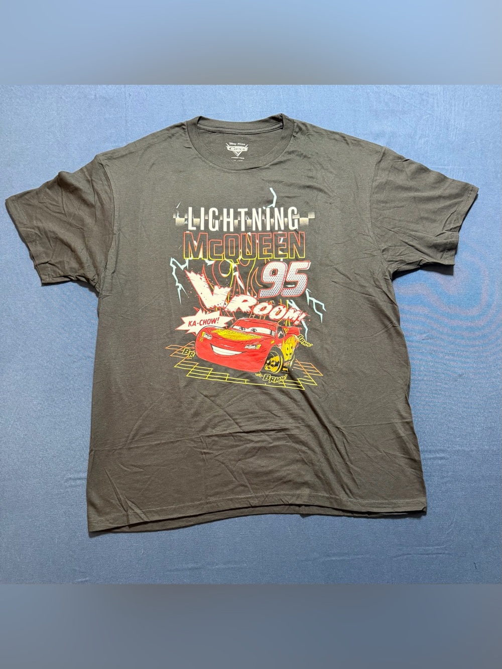 100% Cotton Size XL NWOT Disney Pixar Cars Lightning McQueen T-Shirt